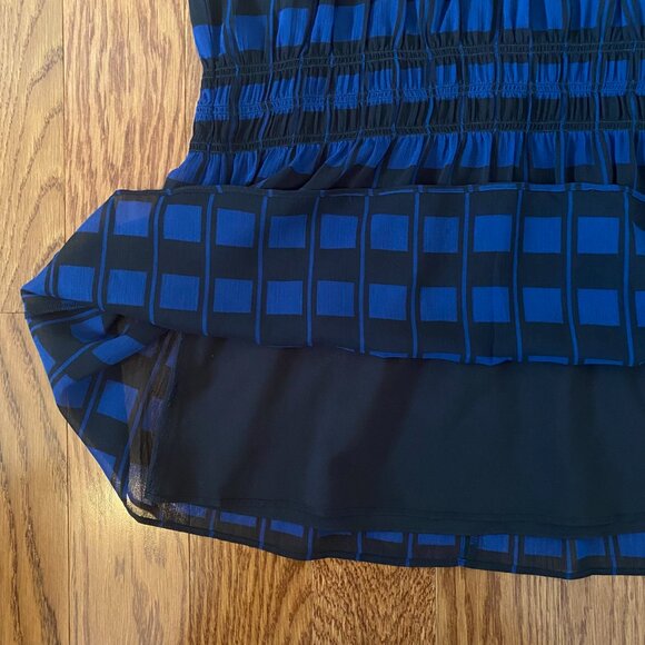 Club Monaco Geo Print Navy and Black Peplum Gathered Blouse Sleeveless Top - Picture 8 of 8